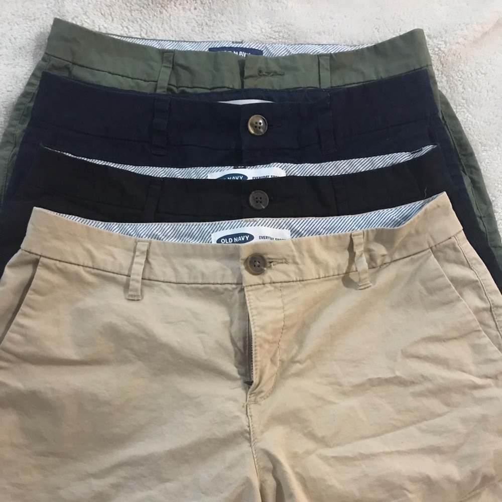 Bundle of 4 size 4 old navy everyday shorts